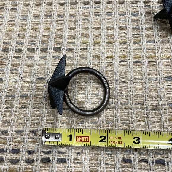 Set of 6 Rustic Metal Hand Forged Stars Napkin Rings - Picture 6 of 10